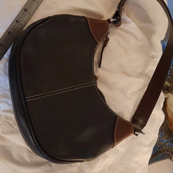 Dooney and Burke small hobo purse great condition , tags in pockets leather - Picture 11 of 12